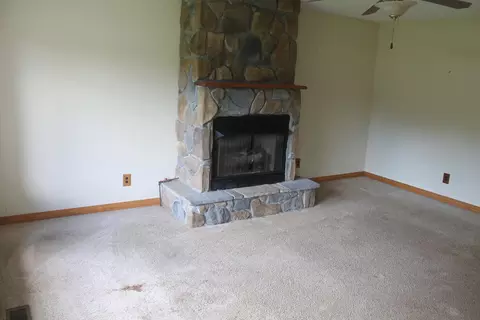 Living - 114 Cliffview Dr, Covington, VA 24426 photo 1 of 3