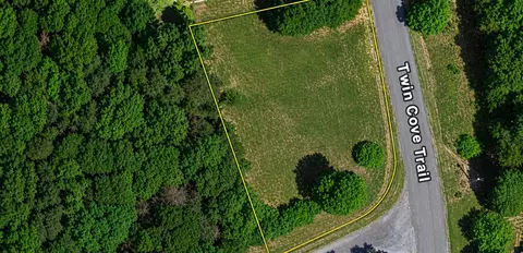 40 Twin Cove Trl, Moneta, VA 24121