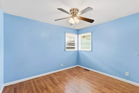 Bedroom - 222 E Gordon St, Covington, VA 24426 photo 5 of 6