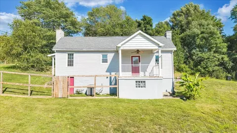 2812 Webster Rd, Blue Ridge, VA 24064