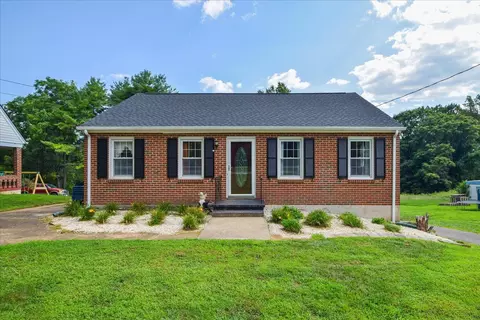 5129 Boonsboro Rd, Lynchburg, VA 24503