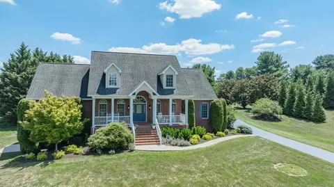 67 Sowder Farm Rd, Troutville, VA 24175