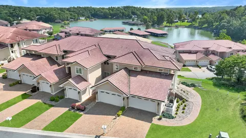 1112 Siesta Key Ct #F, Moneta, VA 24121