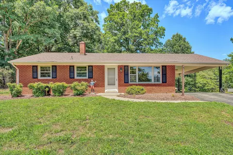 1131 2nd St, Blue Ridge, VA 24064