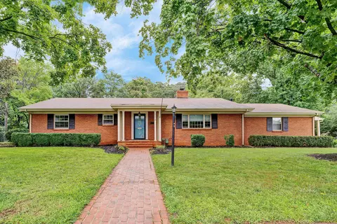 805 N Shanks St, Salem, VA 24153
