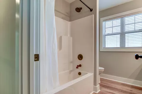 Bath - 1610 Wells Rd, Bedford, VA 24523 photo 7 of 8