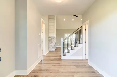 Entry Way - 1610 Wells Rd, Bedford, VA 24523 photo 2 of 10