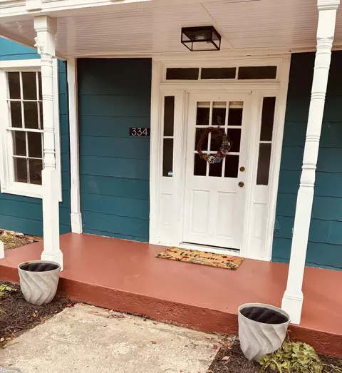Exterior - 334 Lowe St, Buchanan, VA 24066 photo 2 of 7