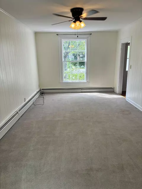 Living - 334 Lowe St, Buchanan, VA 24066 photo 2 of 3