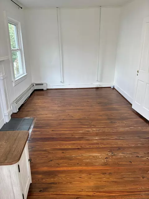 Living - 334 Lowe St, Buchanan, VA 24066 photo 3 of 3