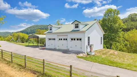 Exterior - 544 Pico Rd, Buchanan, VA 24066 photo 37 of 42