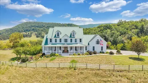 Exterior - 544 Pico Rd, Buchanan, VA 24066 photo 4 of 42