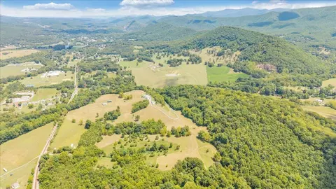 View/Area - 544 Pico Rd, Buchanan, VA 24066 photo 8 of 9