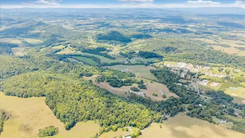View/Area - 544 Pico Rd, Buchanan, VA 24066 photo 5 of 9