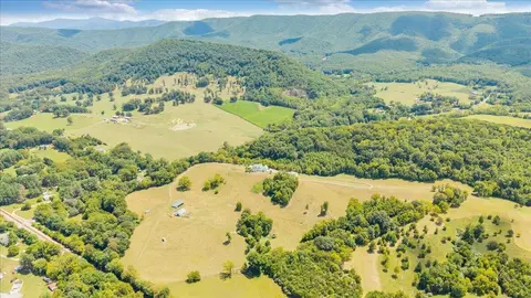 View/Area - 544 Pico Rd, Buchanan, VA 24066 photo 9 of 9