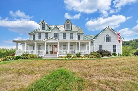 Exterior - 544 Pico Rd, Buchanan, VA 24066 photo 3 of 42