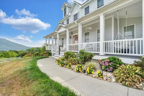 Exterior - 544 Pico Rd, Buchanan, VA 24066 photo 7 of 42