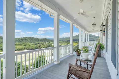 Exterior - 544 Pico Rd, Buchanan, VA 24066 photo 11 of 42
