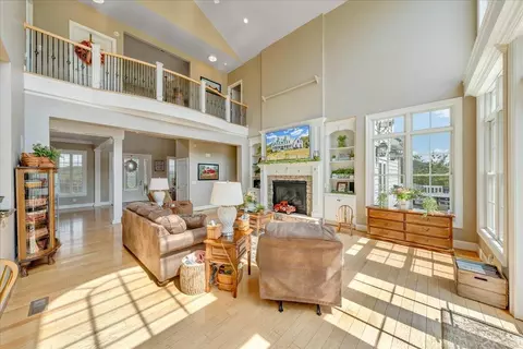 Living - 544 Pico Rd, Buchanan, VA 24066 photo 7 of 12