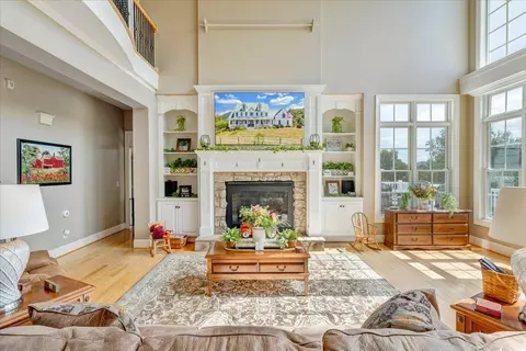 Living - 544 Pico Rd, Buchanan, VA 24066 photo 6 of 12
