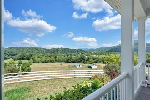 Exterior - 544 Pico Rd, Buchanan, VA 24066 photo 12 of 42