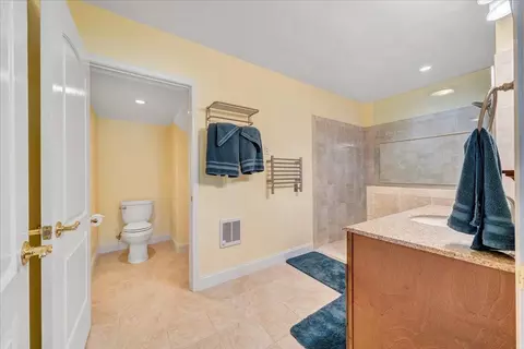 Bath - 544 Pico Rd, Buchanan, VA 24066 photo 11 of 14