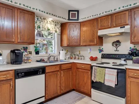 Kitchen - 446 Ellsworth Ct, Ridgeway, VA 24148 photo 2 of 7