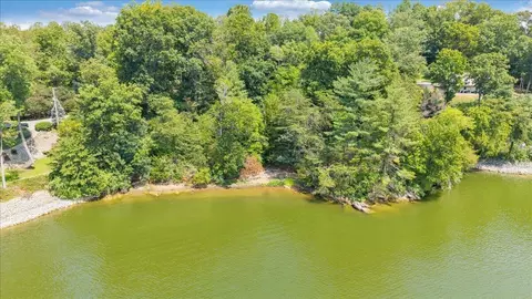 6325 Horseshoe Bend Rd, Goodview, VA 24095 photo 5