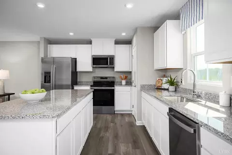 Kitchen - 149 Dorsey Farm Ln, Salem, VA 24153 photo 2 of 3