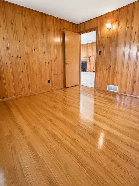 Bedroom - 449 E Madison St, Covington, VA 24426 photo 2 of 4
