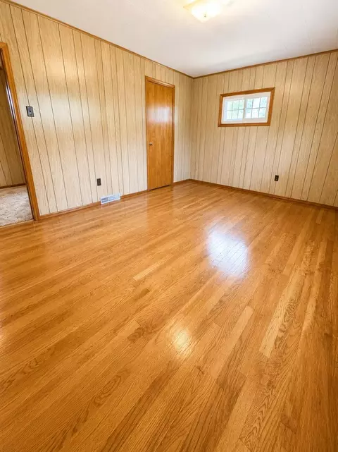 Bedroom - 449 E Madison St, Covington, VA 24426 photo 3 of 4