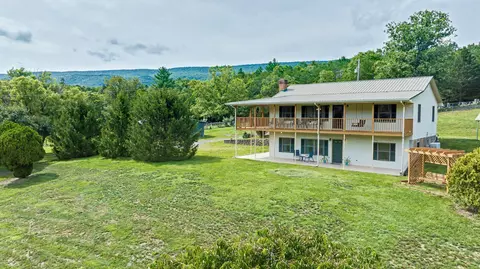 5741 Hall Rd, Catawba, VA 24070