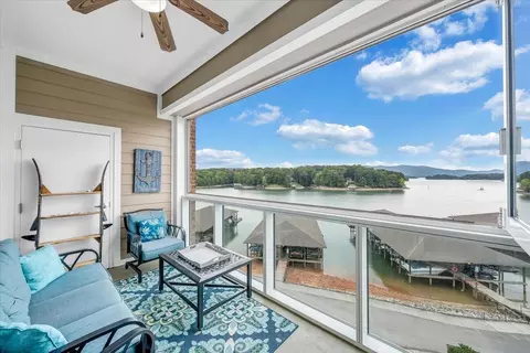 1273 Graves Harbor Trl #334, Huddleston, VA 24104