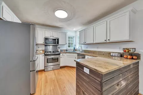 Kitchen - 59 Eagle Rdg, Roanoke, VA 24012 photo 3 of 5
