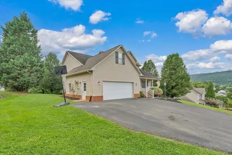 Exterior - 59 Eagle Rdg, Roanoke, VA 24012 photo 8 of 11