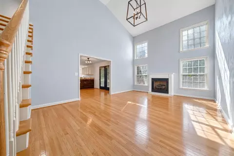 Living - 59 Eagle Rdg, Roanoke, VA 24012 photo 2 of 4