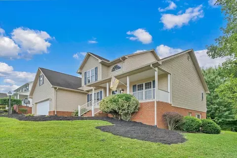 Exterior - 59 Eagle Rdg, Roanoke, VA 24012 photo 2 of 10