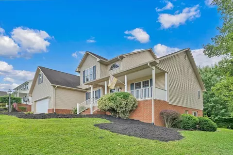 Exterior - 59 Eagle Rdg, Roanoke, VA 24012 photo 2 of 11