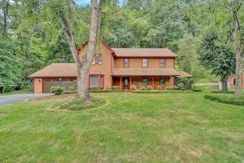 5864 Lakemont Dr, Roanoke, VA 24018