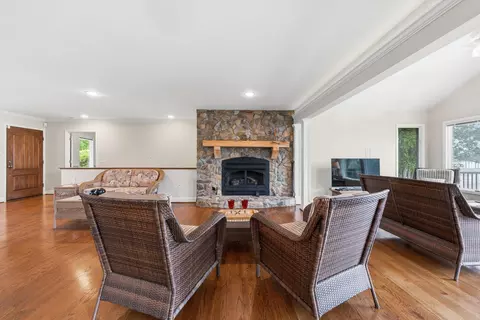 Living - 121 Penhook Pt, Penhook, VA 24137 photo 2 of 2