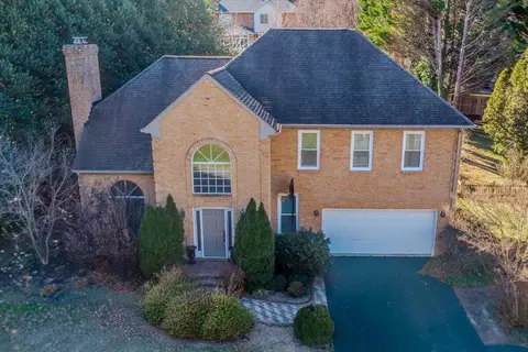 5116 Meadow Creek Dr, Roanoke, VA 24018