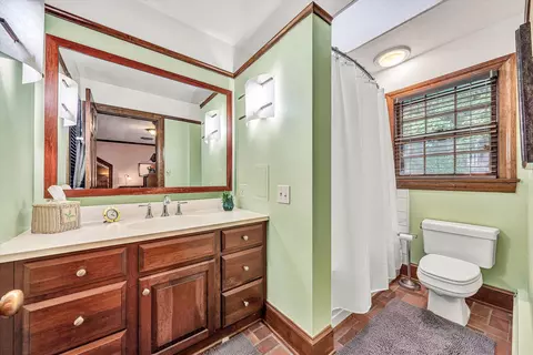 Bath - 705 Beech Rd, Salem, VA 24153 photo 2 of 3