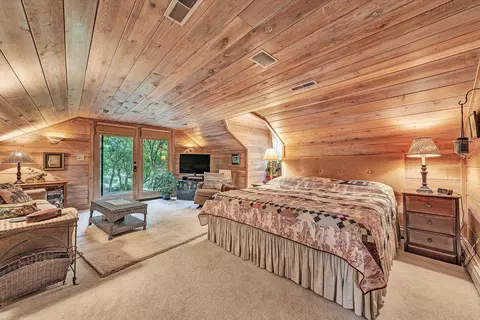 Bedroom - 705 Beech Rd, Salem, VA 24153 photo 2 of 3