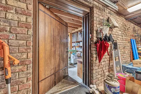 Entry Way - 705 Beech Rd, Salem, VA 24153 photo 8 of 10