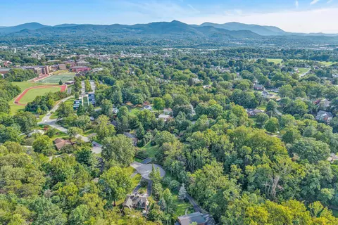 View/Area - 705 Beech Rd, Salem, VA 24153 photo 4 of 8