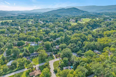 View/Area - 705 Beech Rd, Salem, VA 24153 photo 7 of 8