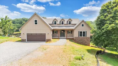 371 Lake View Pt, Glade Hill, VA 24092