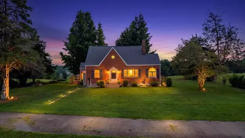 45 Desker Dr, Wirtz, VA 24184