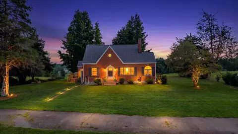 45 Desker Dr, Wirtz, VA 24184