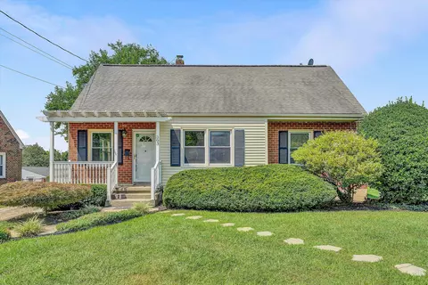 303 Valleydale Ave, Salem, VA 24153